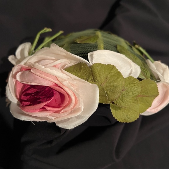 Vintage 1950’s Maison Mendessolle Floral and Net Half Hat - Picture 2 of 14